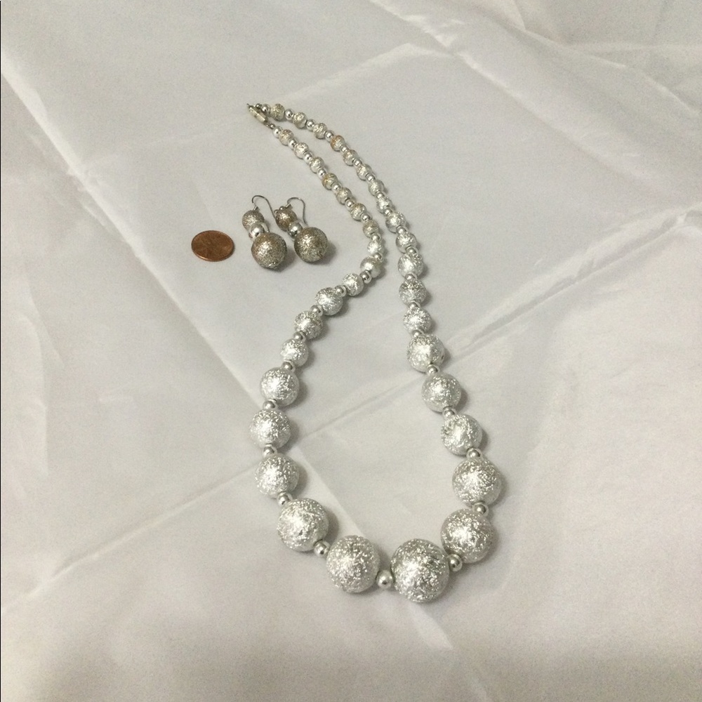 Vintage Silver Ball Necklace & Wire Earring Set - Picture 3 of 7
